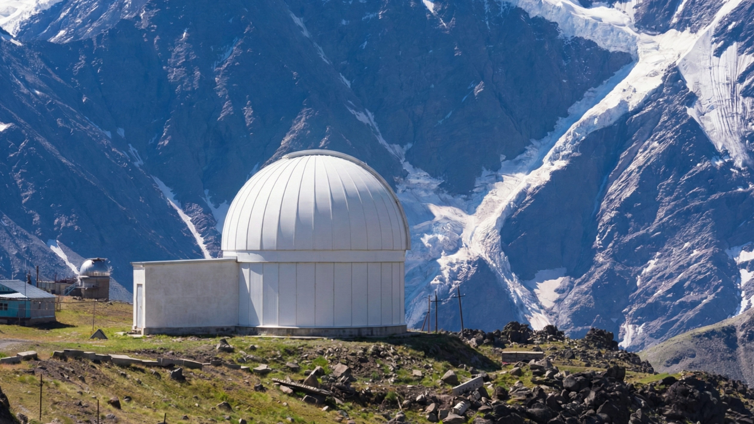 昼の弓降岳天文台
